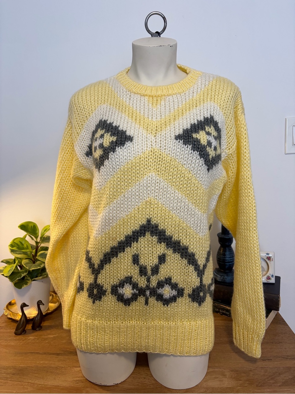Vintage Gad-About Handknit Yellow Graphic Sweater P/S Korea